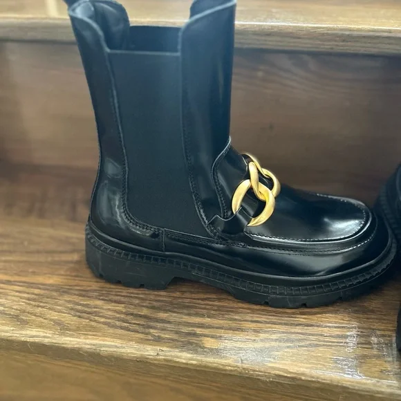 Gant Leather Black Boots with Gold Chain Detail - Picture 2 of 5